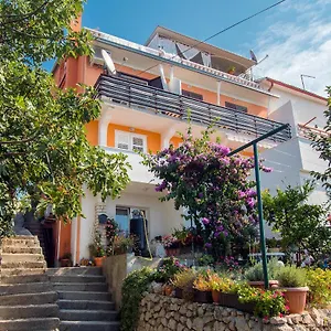 Milica Apartman Rab Town